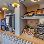 B&B HOTEL Brest Kergaradec Aéroport Gouesnou